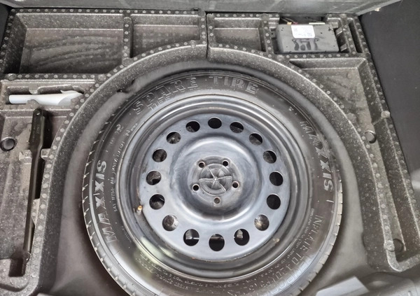 Ford Escape cena 69900 przebieg: 151000, rok produkcji 2018 z Giżycko małe 704